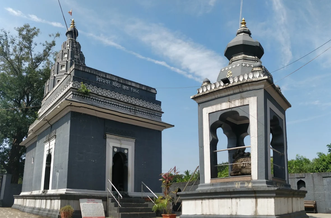 Shri Gagangiri Maharaj Ashram exterior
